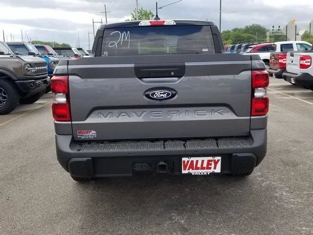 New 2026 Carbonized Gray Metallic Ford XLT image 4