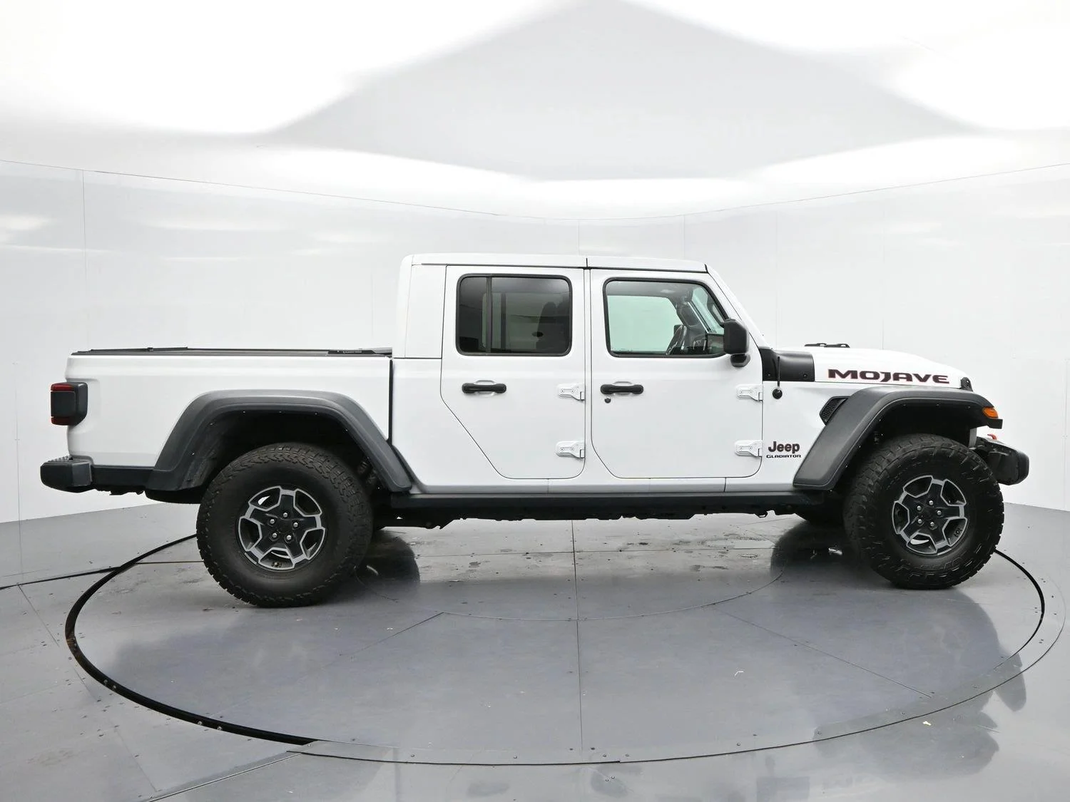 Used 2022 Bright White Clearcoat Jeep Mojave image 8