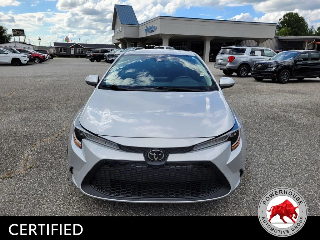 Used 2022 Silver Toyota LE image 10