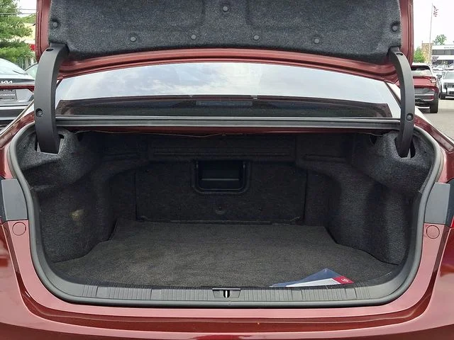 Used 2013 Red Toyota XLE Touring image 31