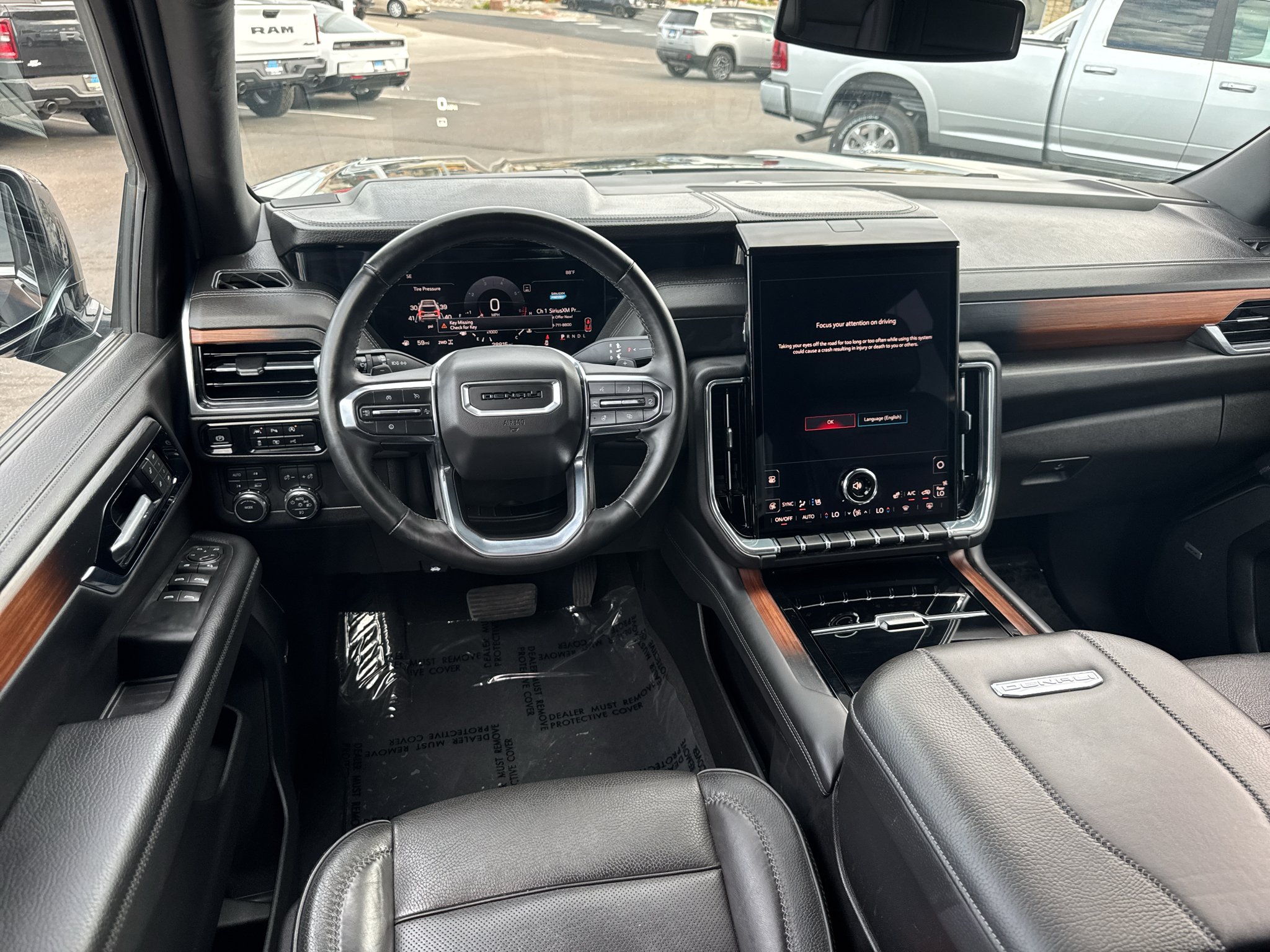 Used 2025 Onyx Black GMC Denali image 25