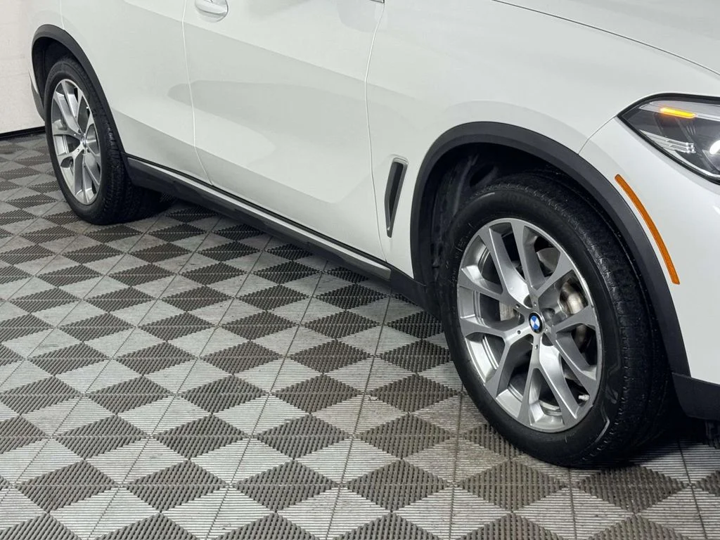 Certified Used 2023 White BMW xDrive40i image 12