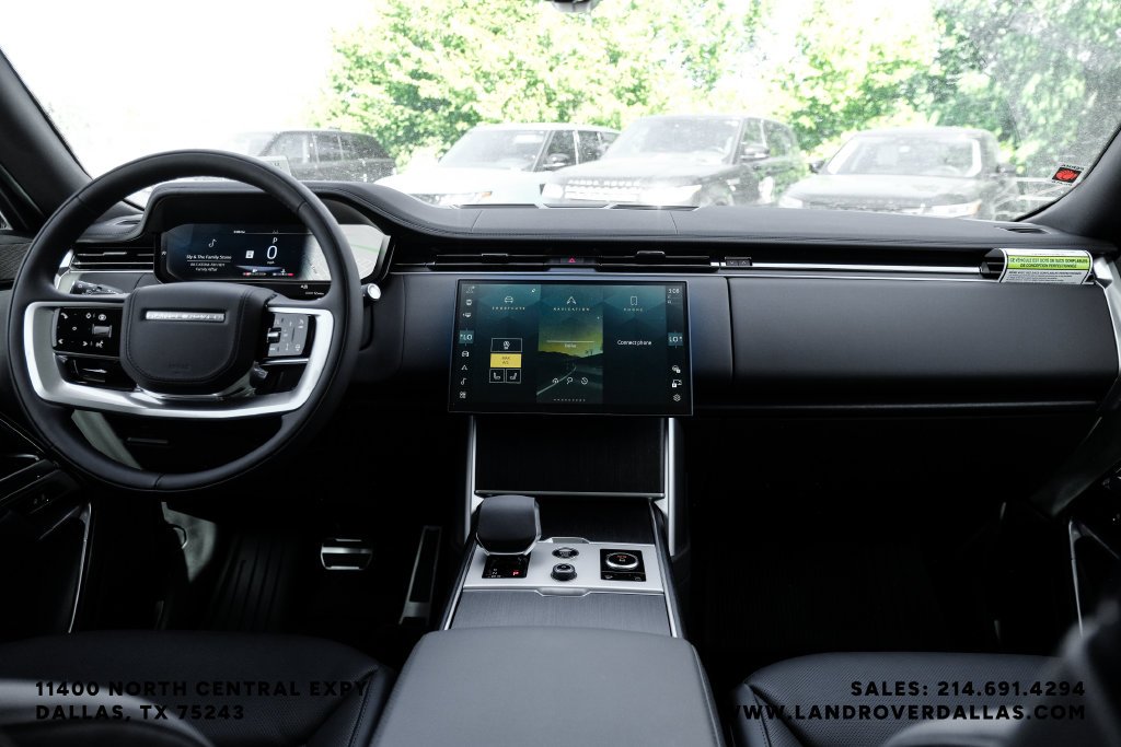 New 2027 Santorini Black Metallic Land Rover SE image 17