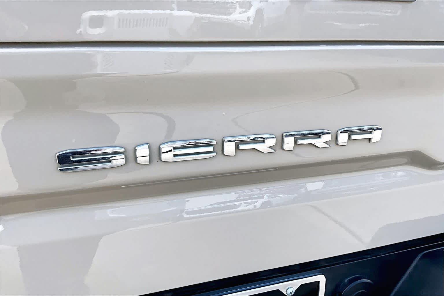 Used 2022 Desert Sand Metallic GMC AT4X image 31
