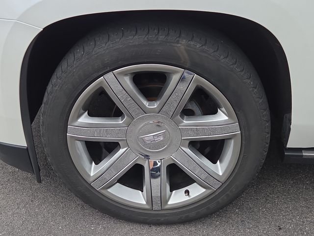 Used 2018 Crystal White Cadillac Premium image 32