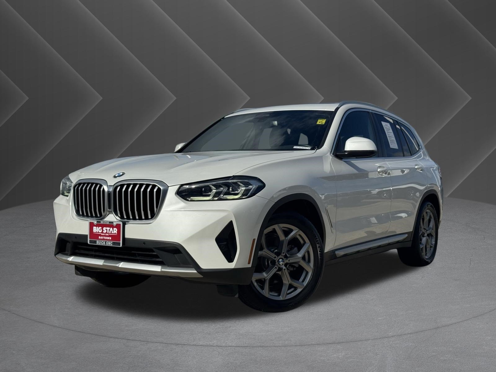 Used 2023 Mineral White Metallic BMW sDrive30i image 2