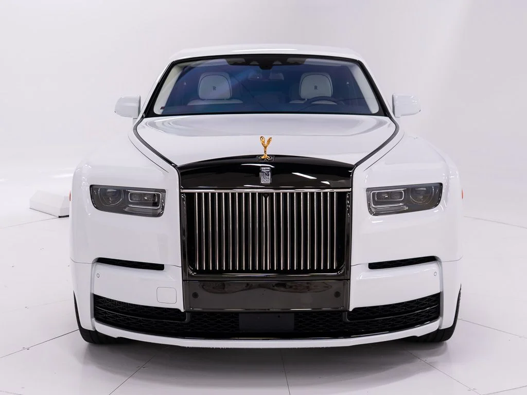 Certified Used 2023 Bespoke Crystal over Arctic White Rolls-Royce  image 8
