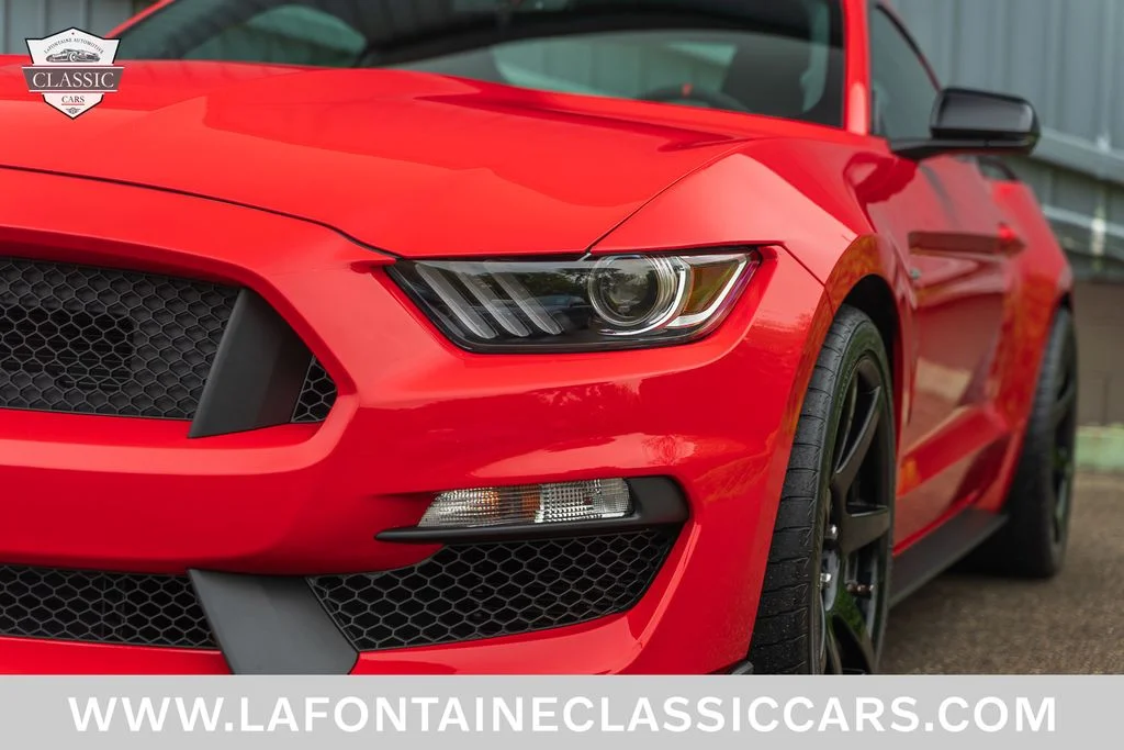 Used 2017 Red Ford Shelby GT350R image 9