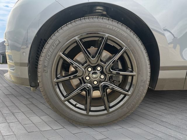 Used 2026 Blue Land Rover Dynamic SE image 9