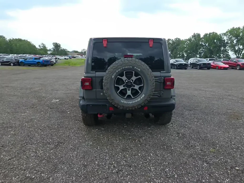 Used 2019 Sting-Grey Jeep Rubicon image 4