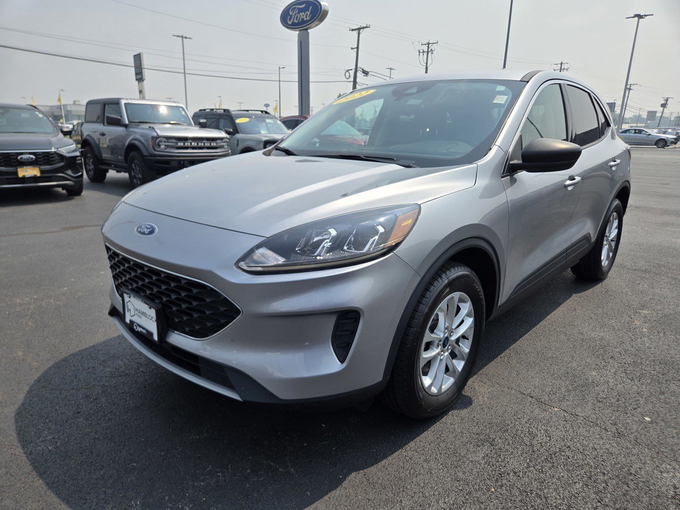 Used 2022  Ford SE image 4
