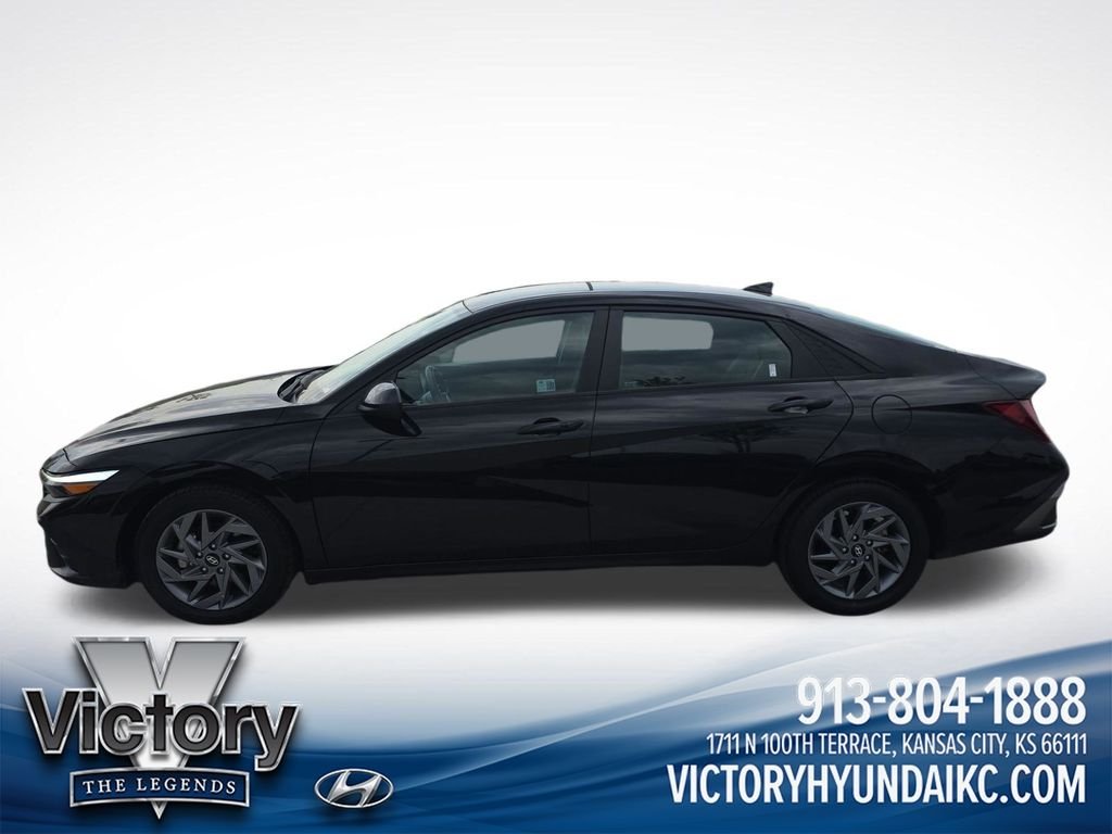 Used 2024 Hyundai Elantra SEL with VIN KMHLM4DG1RU672974 for sale in Kansas City