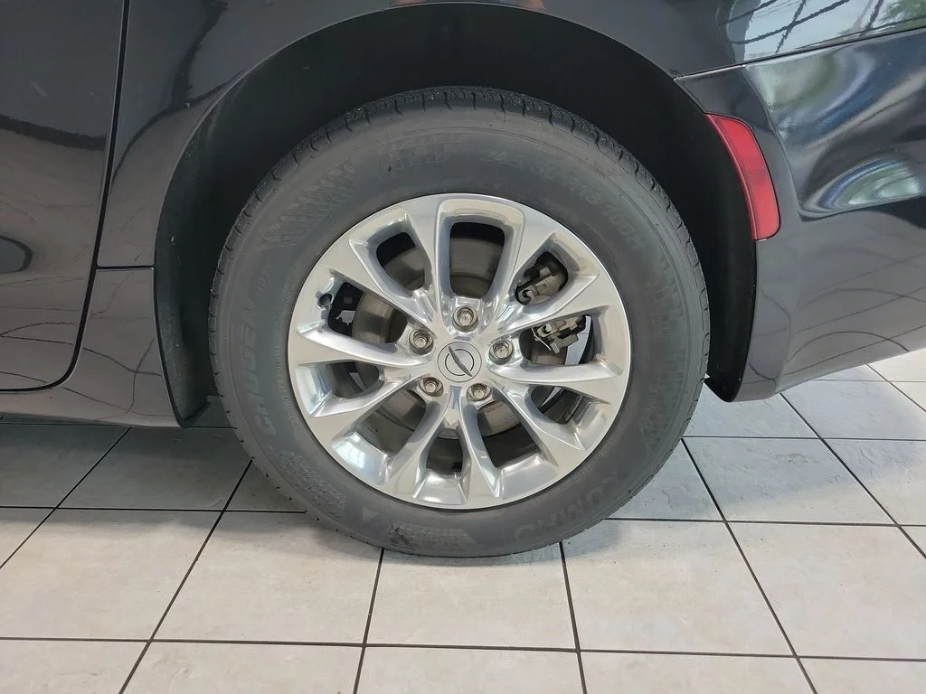 Used 2022 Black Chrysler Touring L image 48