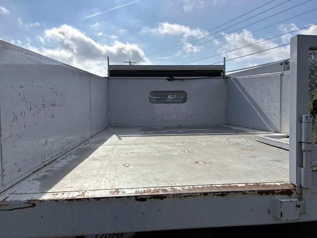 Used 2025 Oxford White Ford XLT image 12