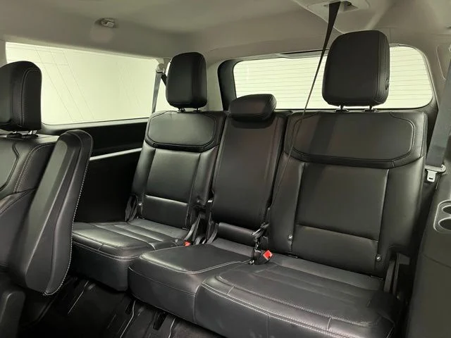 Used 2025 White Ford Platinum image 45