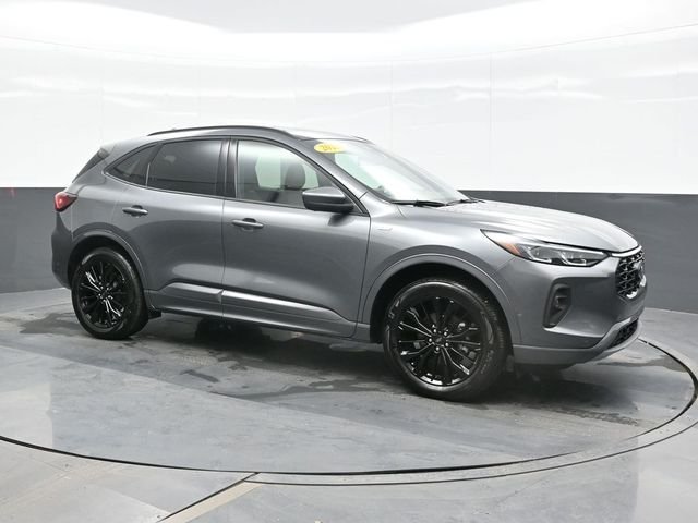Used 2024 Gray Ford ST-Line Elite image 7