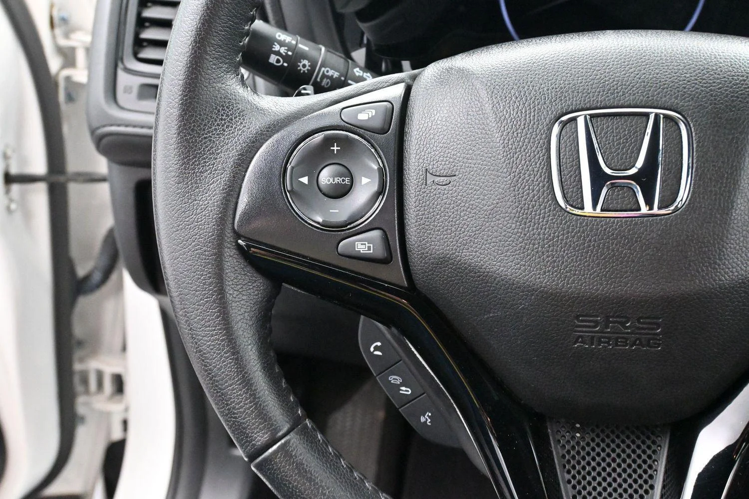 Used 2022 Platinum White Pearl Honda Sport image 16