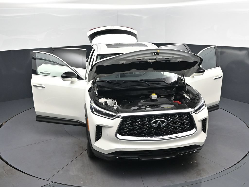 Certified Used 2023 White INFINITI LUXE image 54