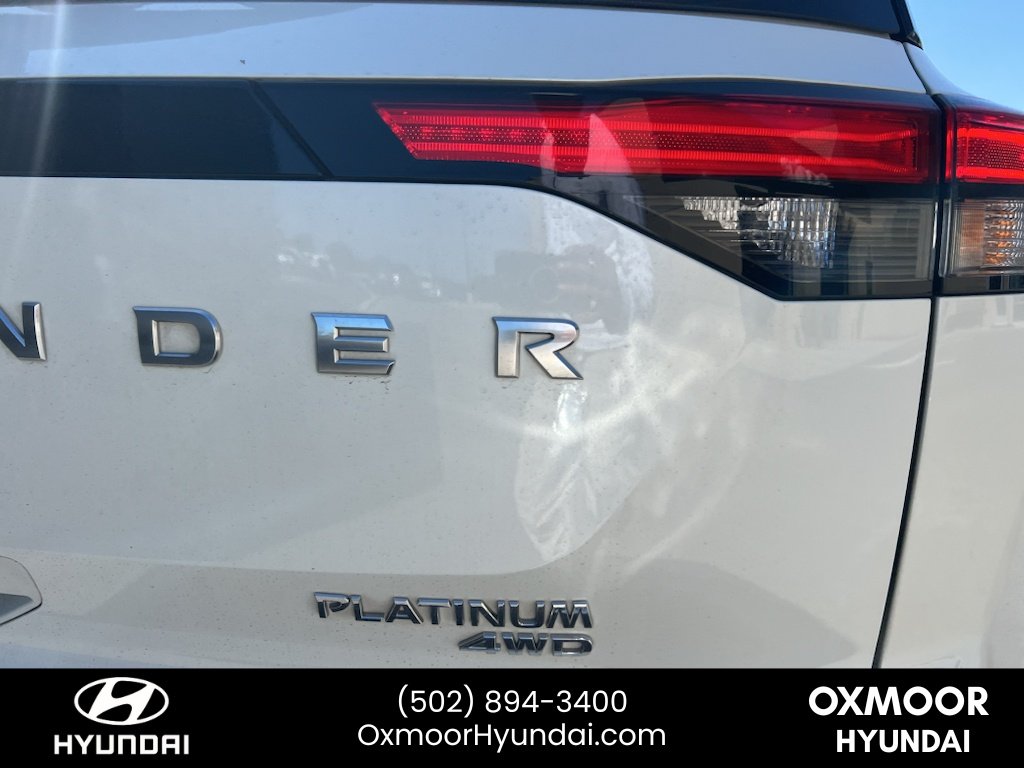 Used 2023 Pearl White Tricoat Nissan Platinum image 18
