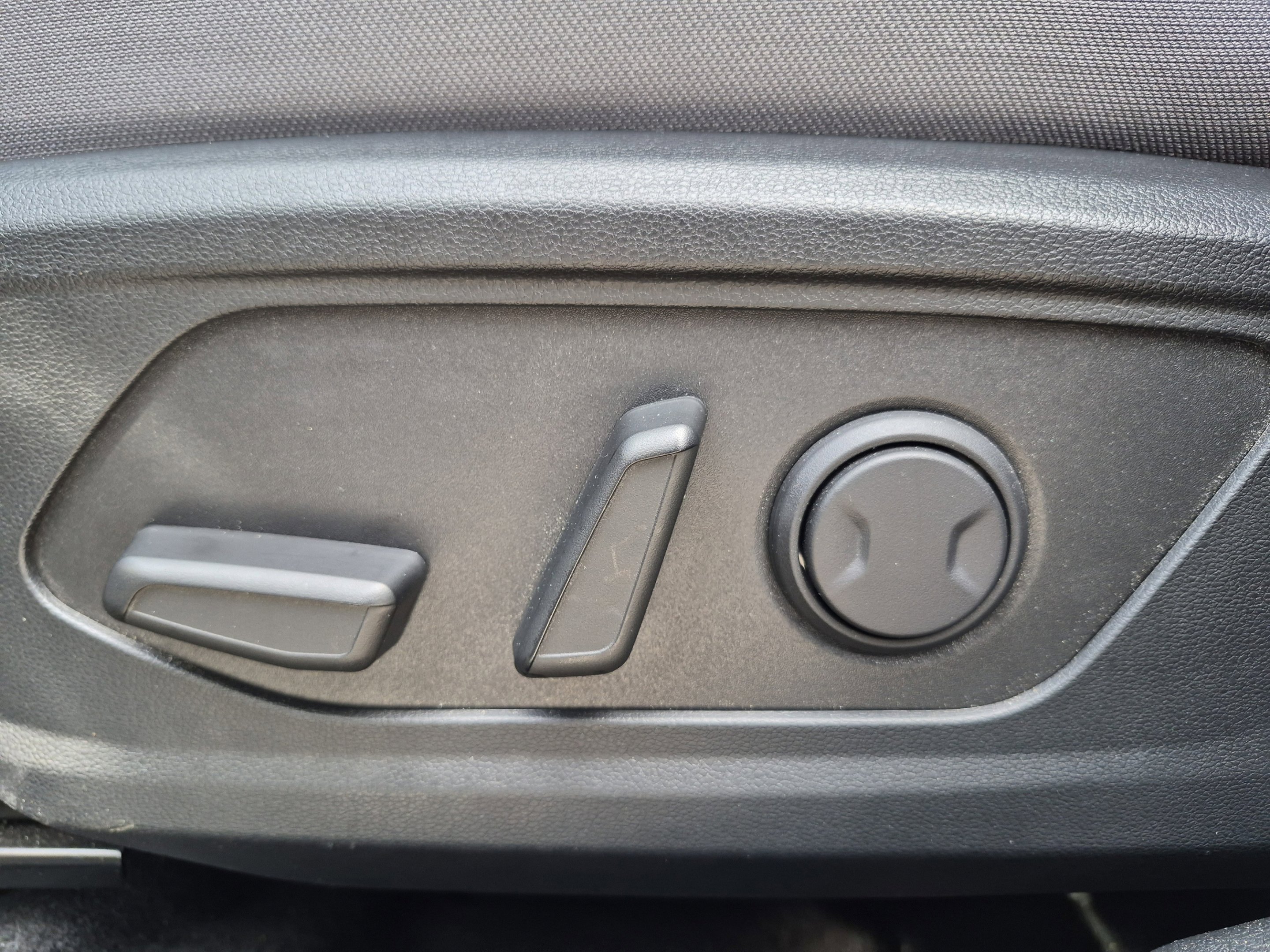 Used 2023 Hampton Gray Hyundai SEL image 13