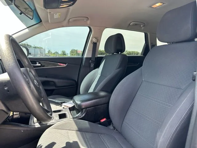 Used 2016 Black Kia LX image 8
