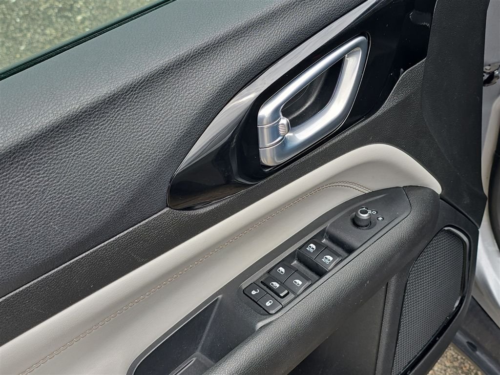 Certified Used 2024  Jeep Limited image 19