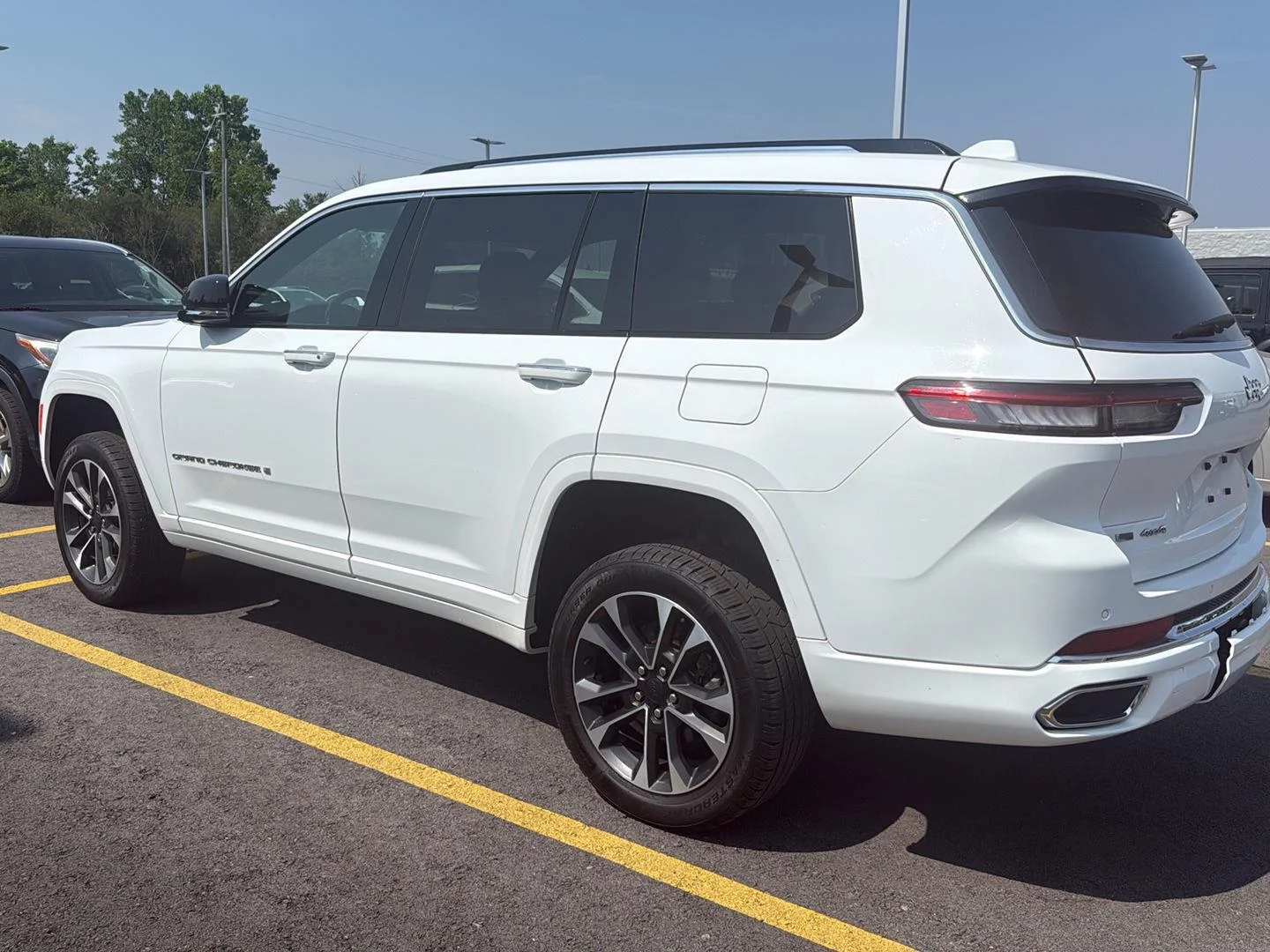 Used 2022 Bright White Clearcoat Jeep Overland image 6