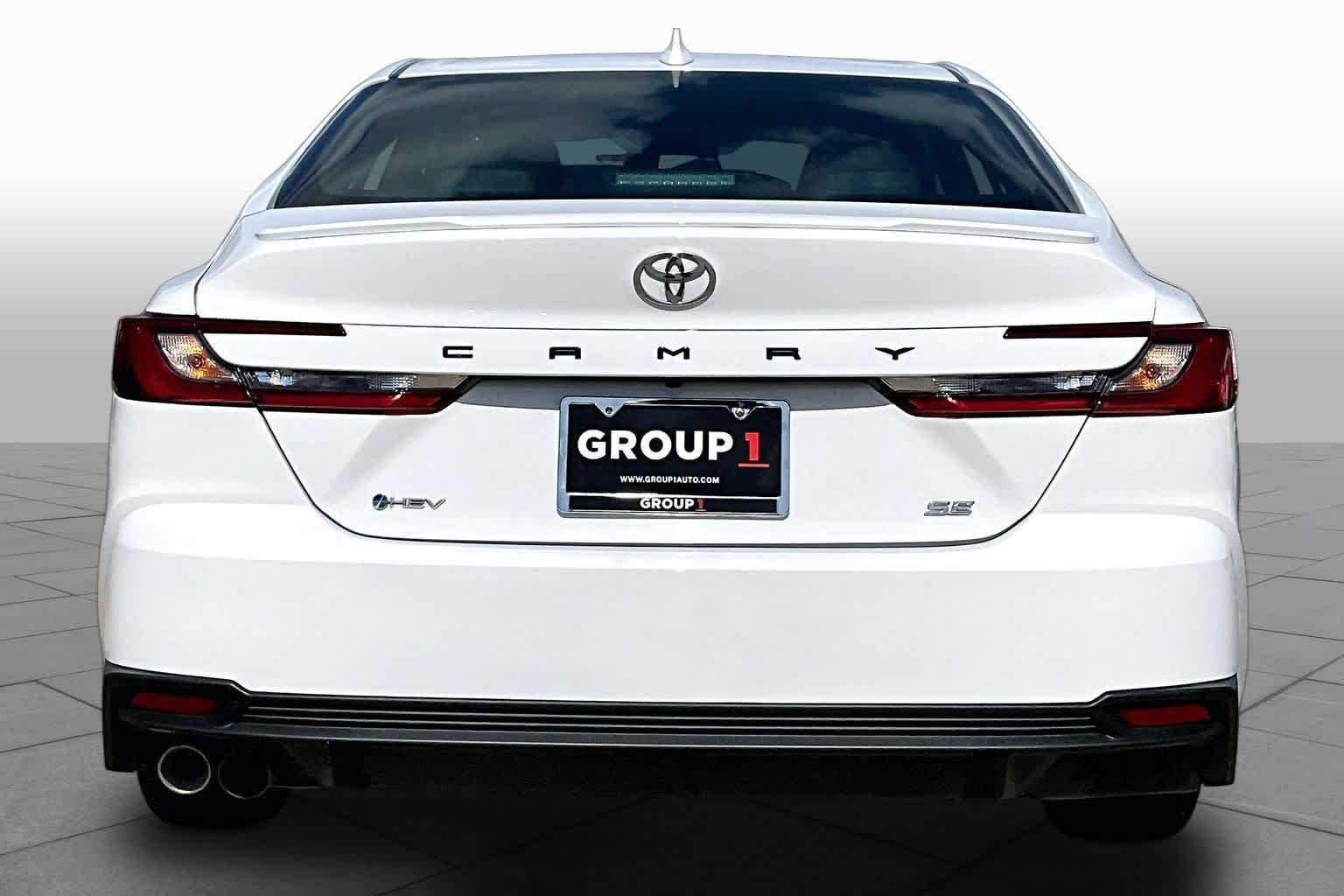 Used 2026 Ice Cap Toyota SE image 5