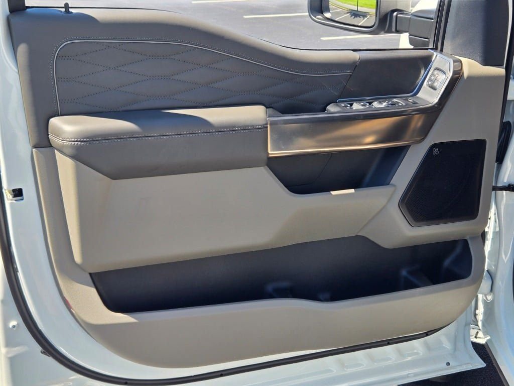 New 2026 Star White Metallic Tri-Coat Ford F-250® Platinum® image 24