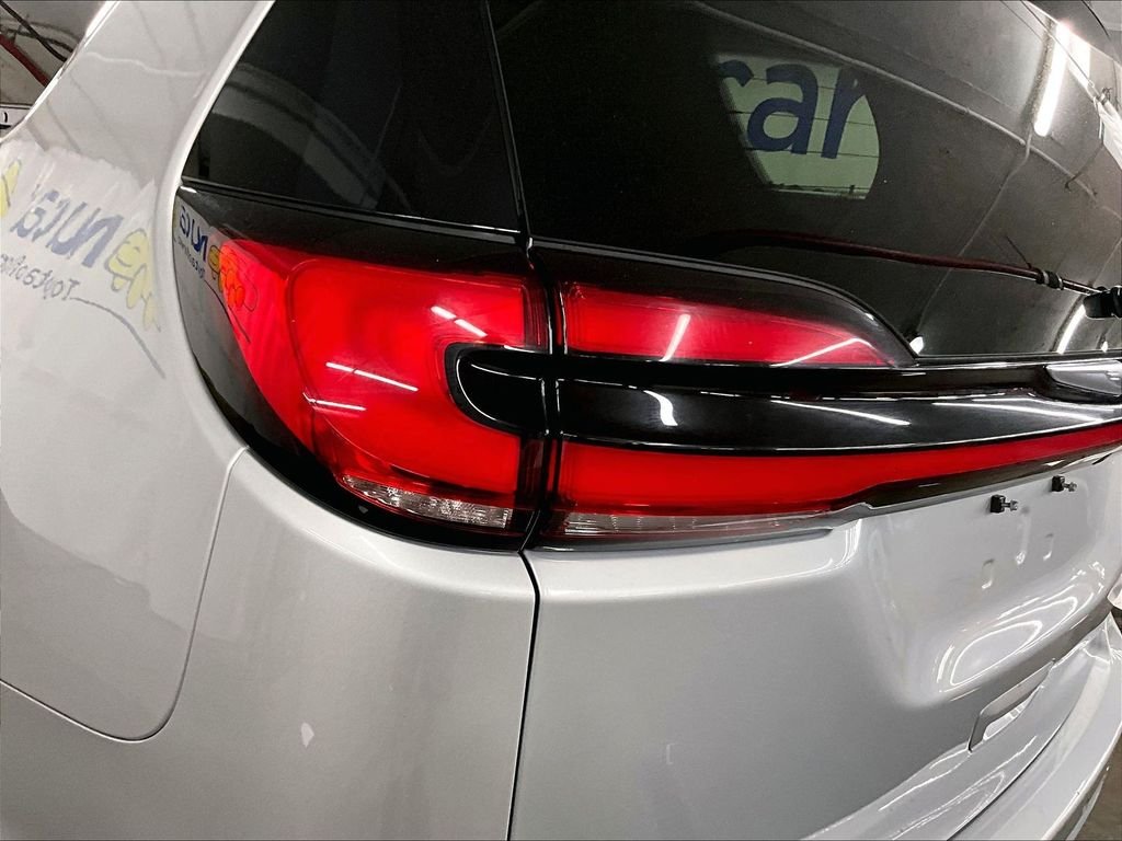 Used 2023 Silver Chrysler Touring L image 33
