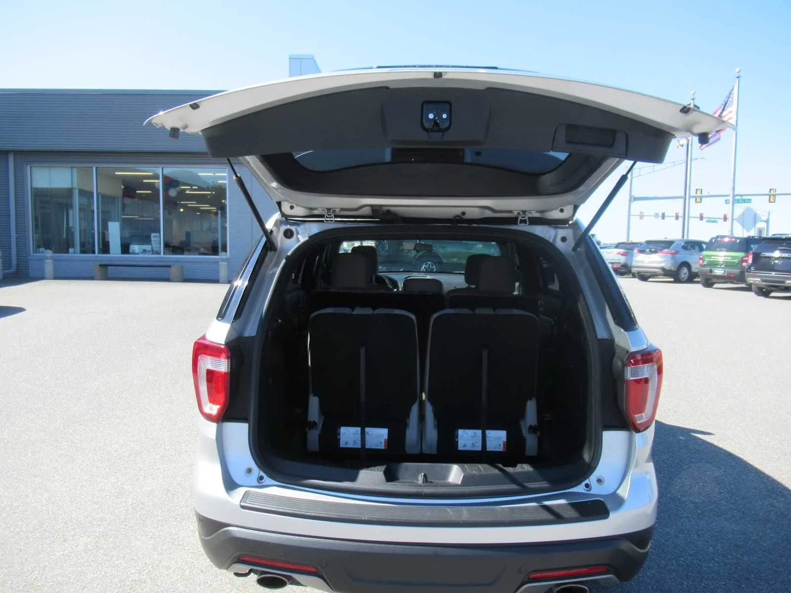 Used 2018 Ingot Silver Ford XLT image 17
