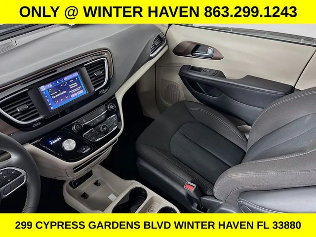 Used 2024 Black Chrysler LX image 21