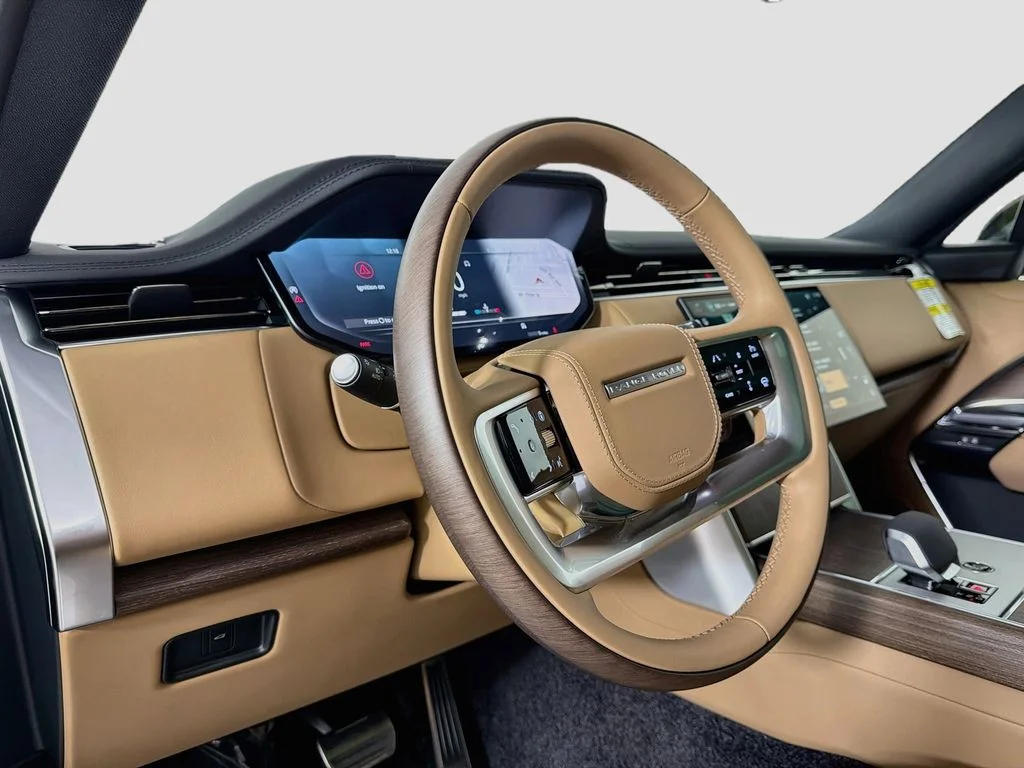 New 2026 British Racing Green Land Rover SE image 9