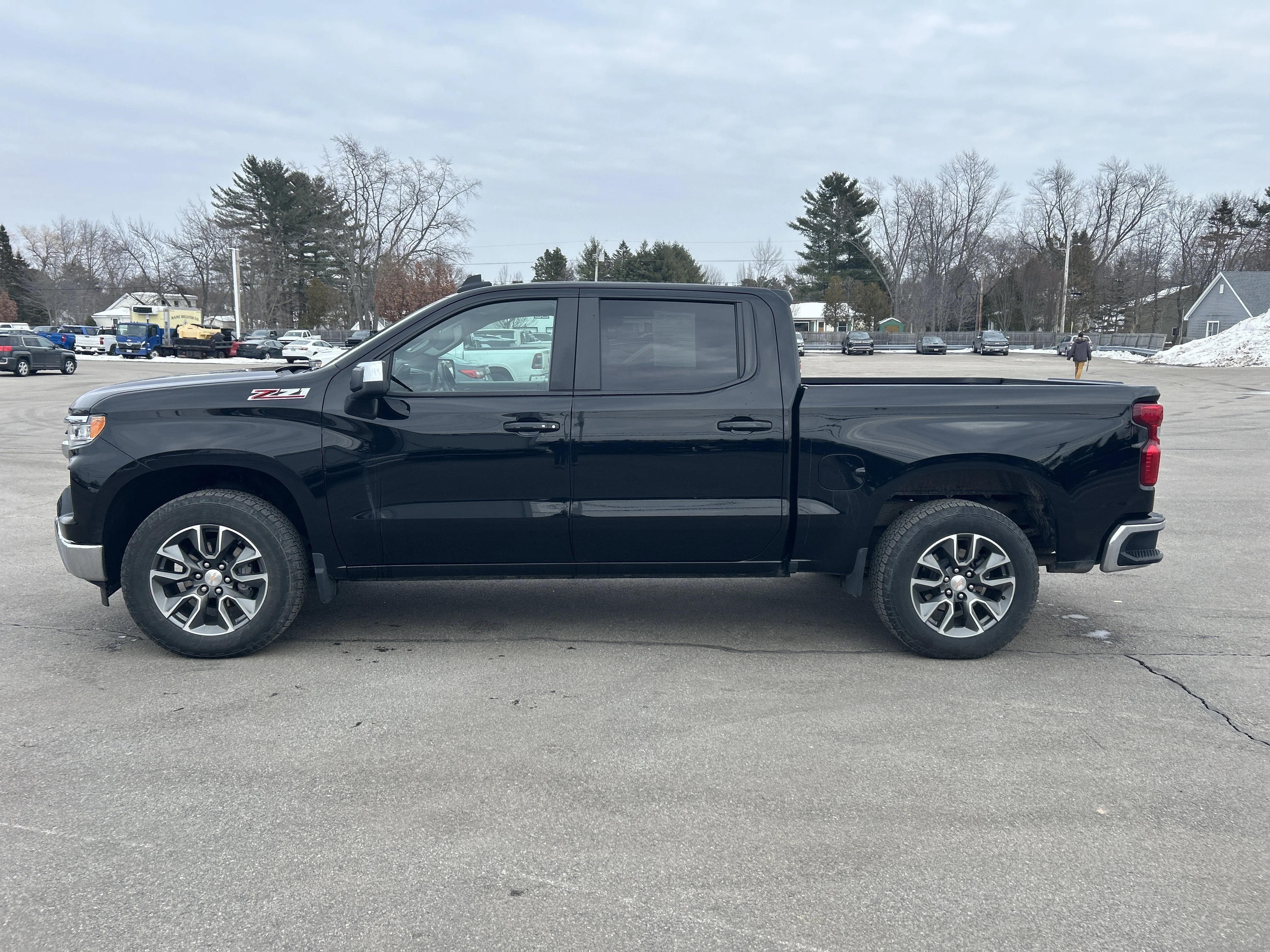 Used 2025 Black Chevrolet LT image 6