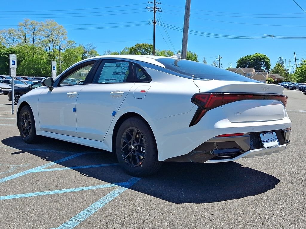 New 2026 Snow White Pearl Kia LXS FWD image 3