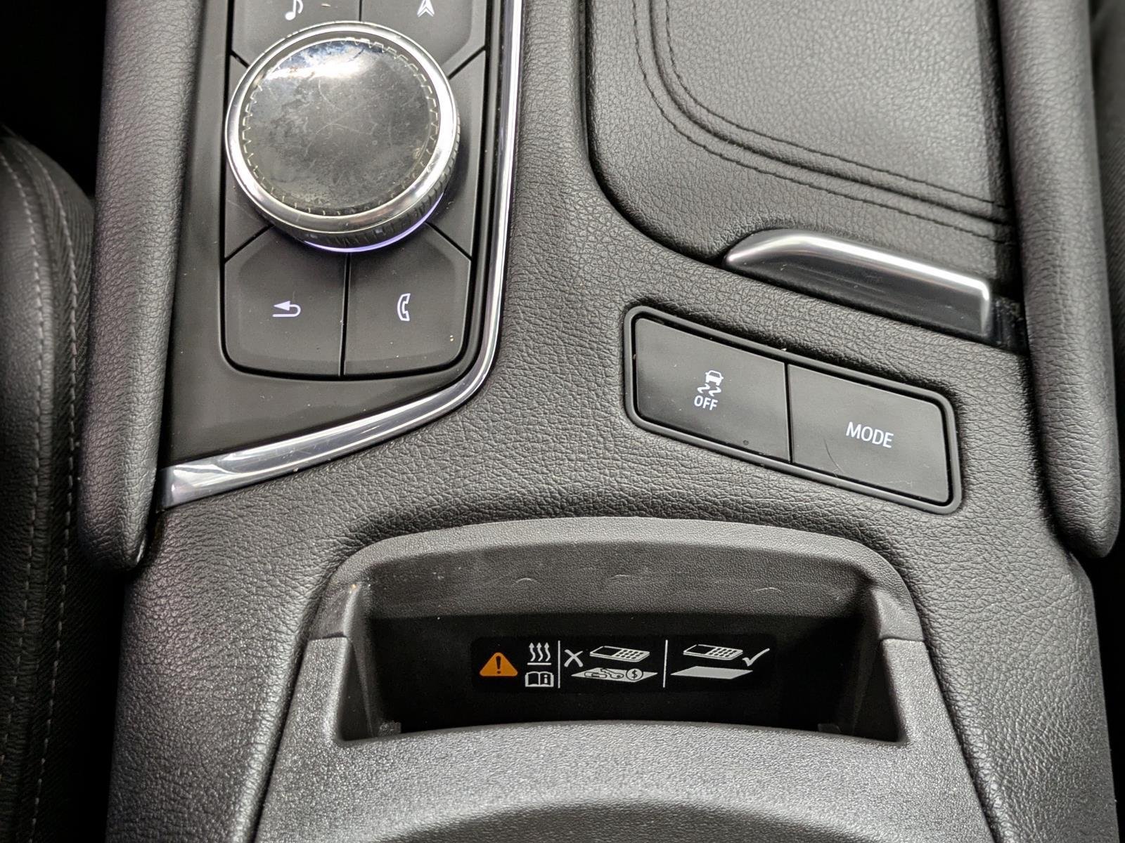 2021 Cadillac XT5 Premium Luxury photo 2