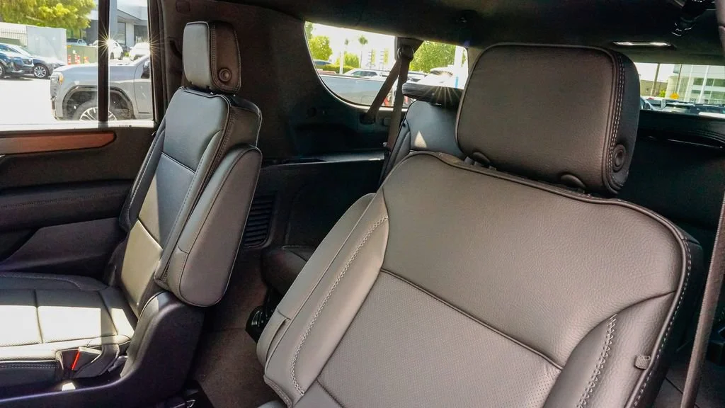 2026 GMC Yukon XL Denali - Photo 10