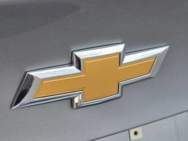 Used 2024 Sterling Gray Metallic Chevrolet 2LT image 19