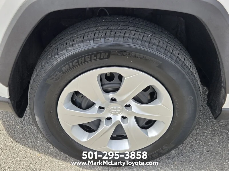 Used 2024 Ice TOYOTA LE FWD image 16