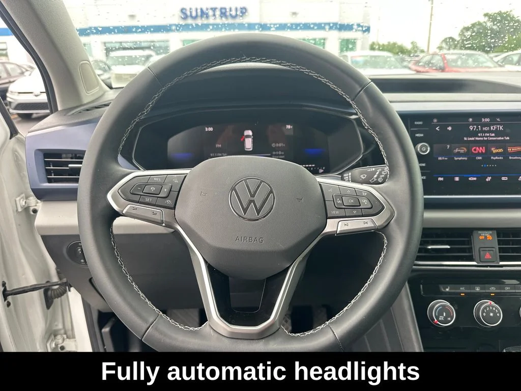 Used 2023 White Volkswagen 1.5T SE image 14