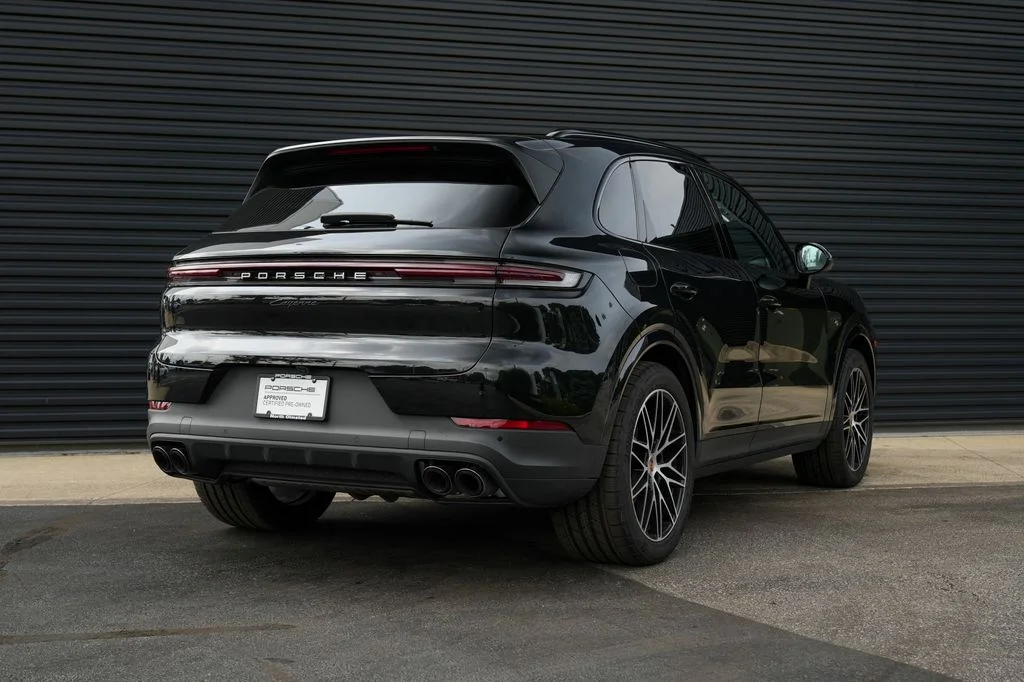 Certified Used 2025  Porsche Base image 14