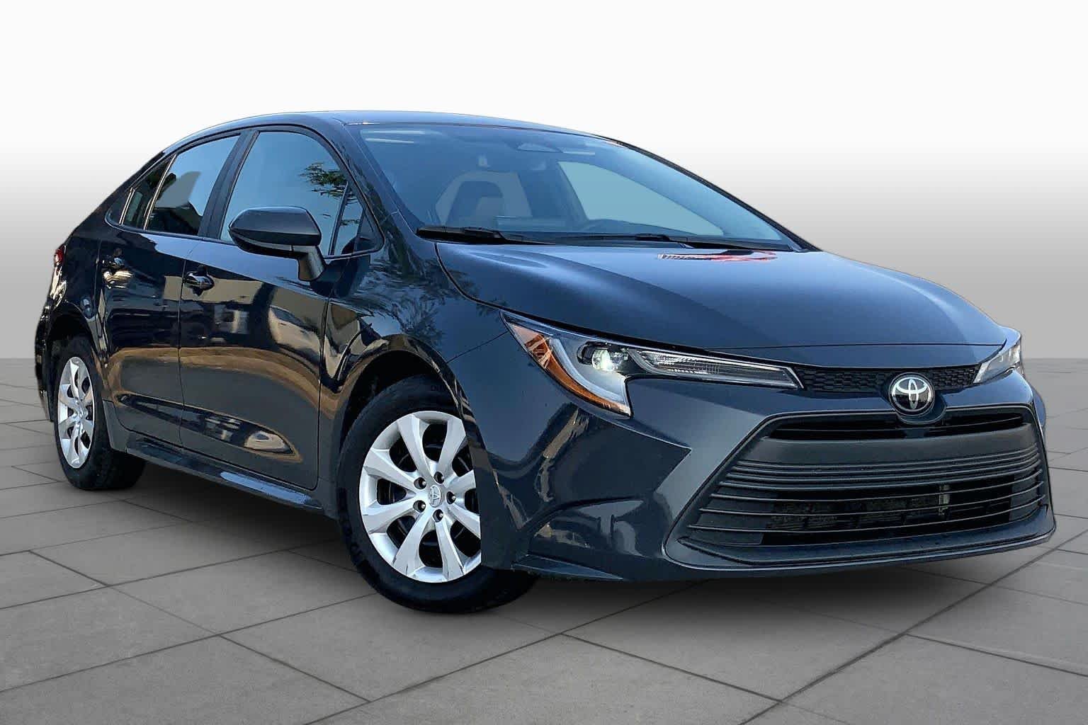 Used 2025 Underground Toyota LE image 3