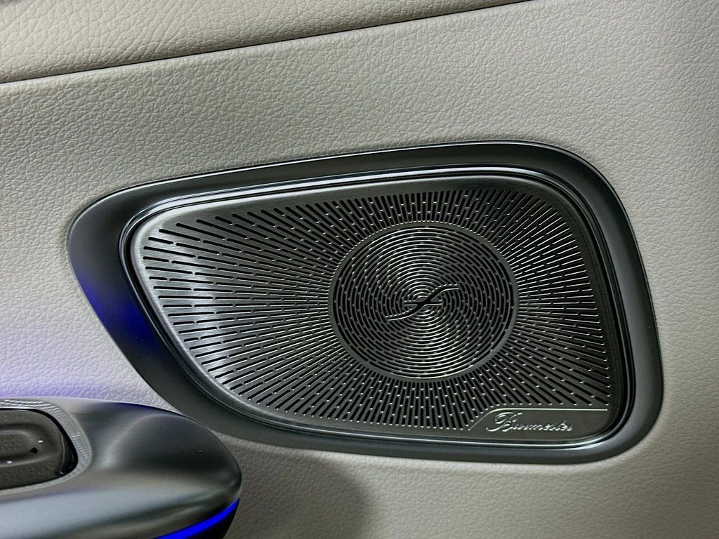 Used 2025 Gray Mercedes-Benz GLC 350e image 19