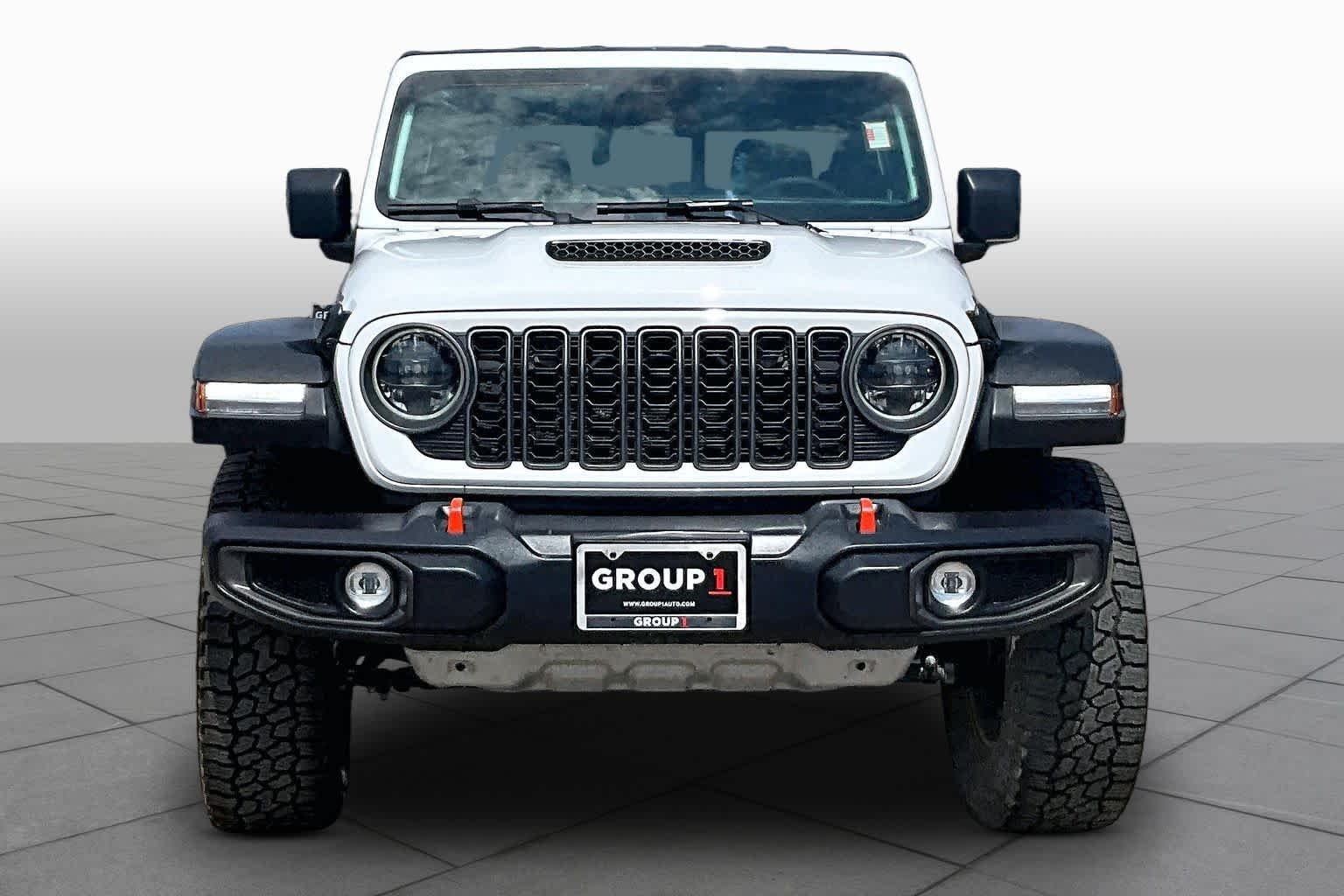 Used 2026 Bright White Clearcoat Jeep Mojave image 4