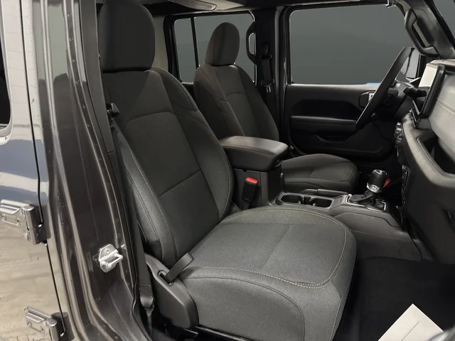 New 2026 Granite Crystal Metallic Clear-Coat Exterior Paint Jeep Sport S image 29