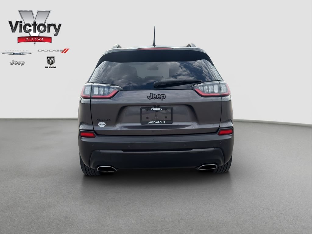 Used 2021 Gray Jeep Latitude Lux image 5