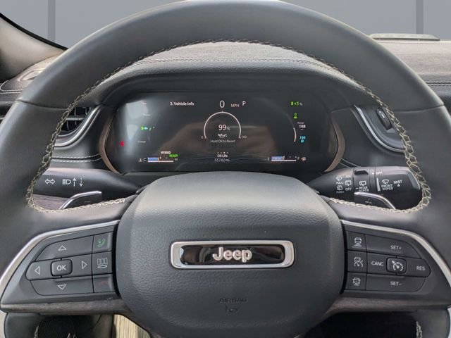 Used 2024 Silver Jeep 4xe image 29