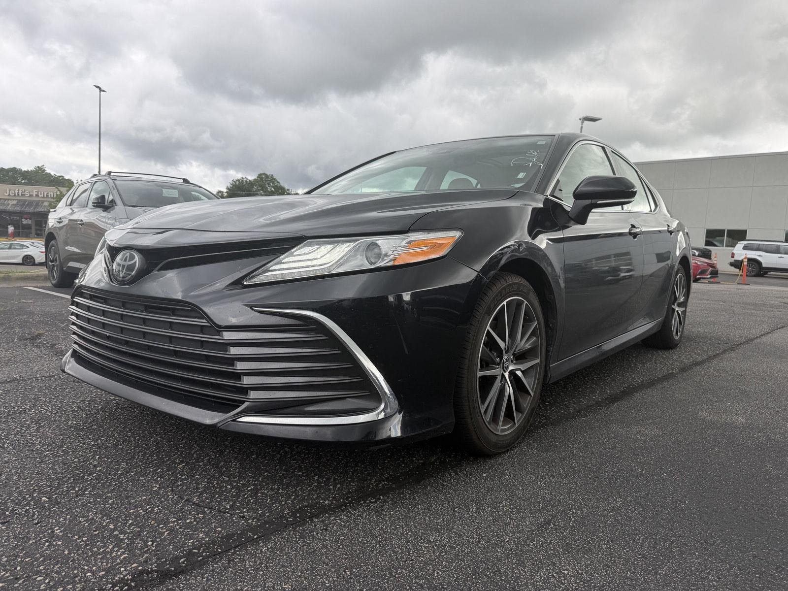 Used 2023 Midnight Black Metallic Toyota XLE image 17