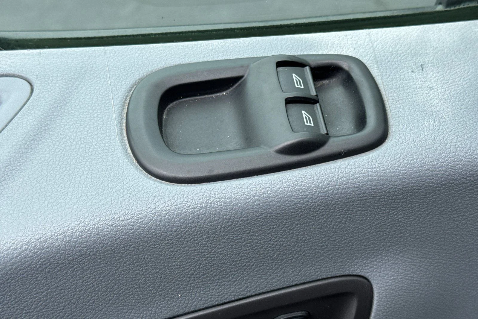 Certified Used 2019 Oxford White Ford XLT image 13
