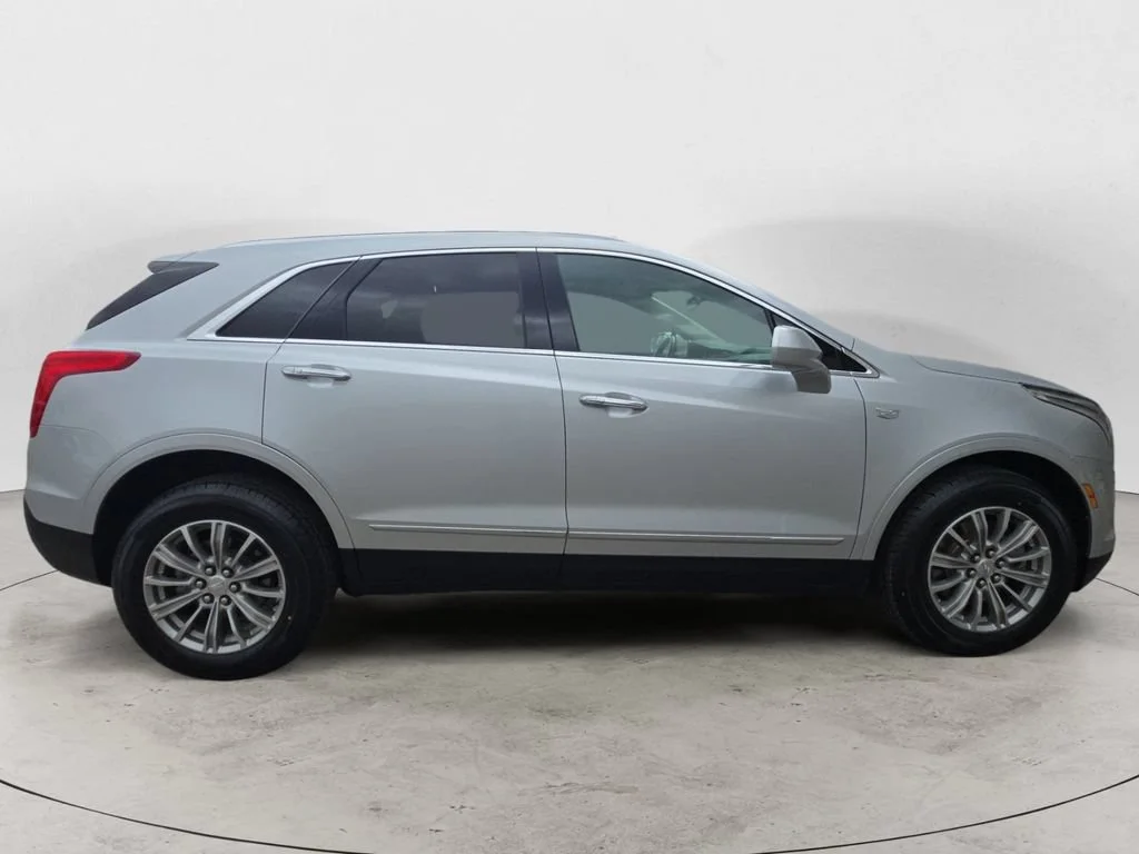 Used 2019 RADIANT SILVER METALLIC Cadillac Luxury AWD image 7